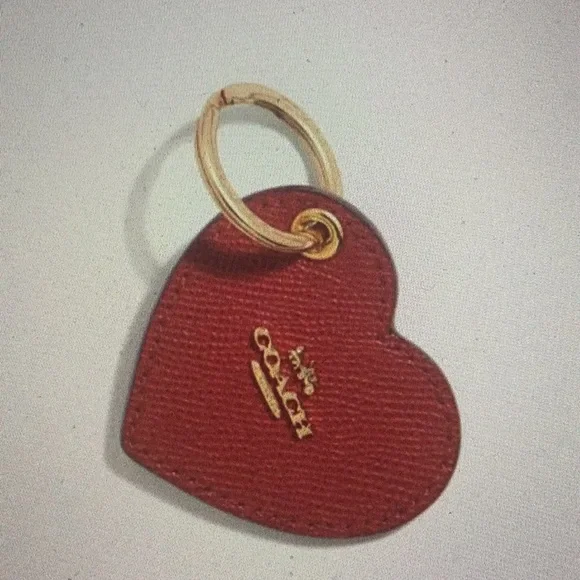 đź’ĄHOST PICđź’ĄCOACH - HEART KEYCHAIN / KEYFOB (NWT) - Picture 5 of 9